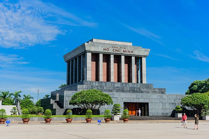 HO CHI MINH MAUSOLEUM 