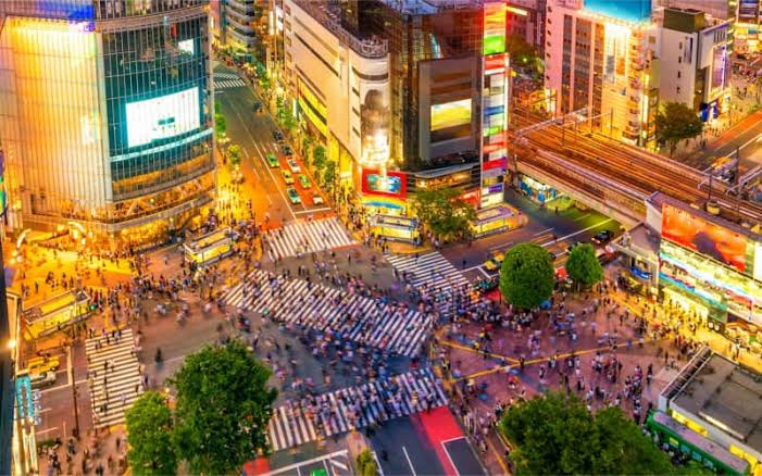 SHIBUYA CROSSING 