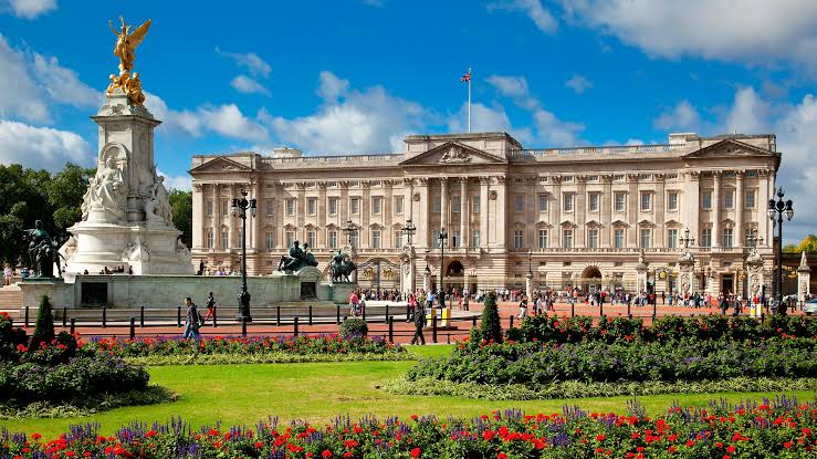 BUCKINGHAM PALACE