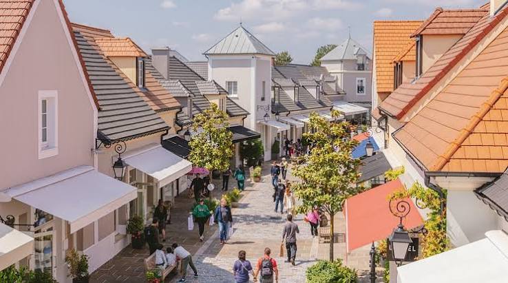 LA VALLEE VILLAGE OUTLET