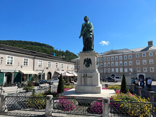 Mozart Square