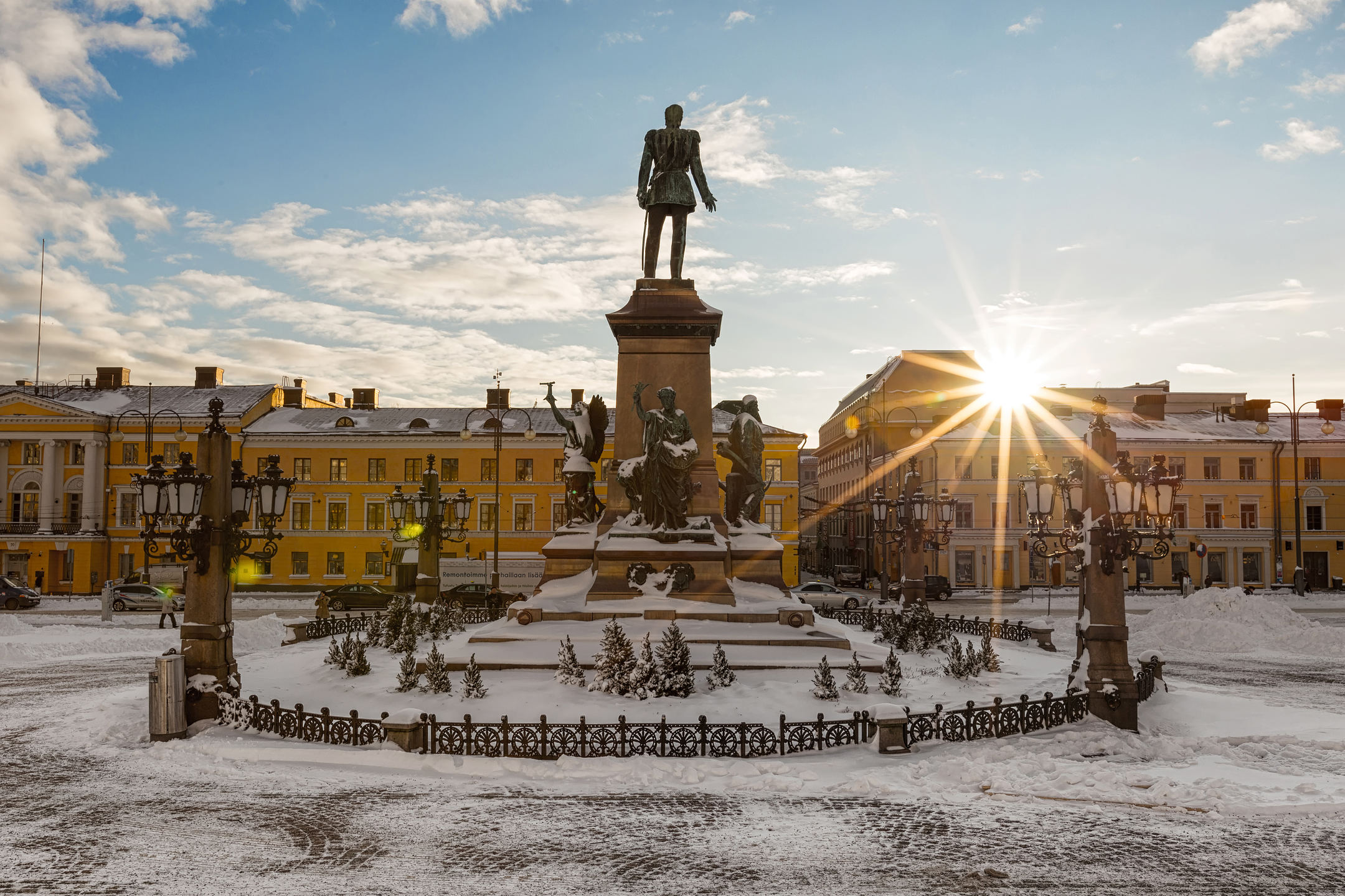 SENATE SQUARE 
